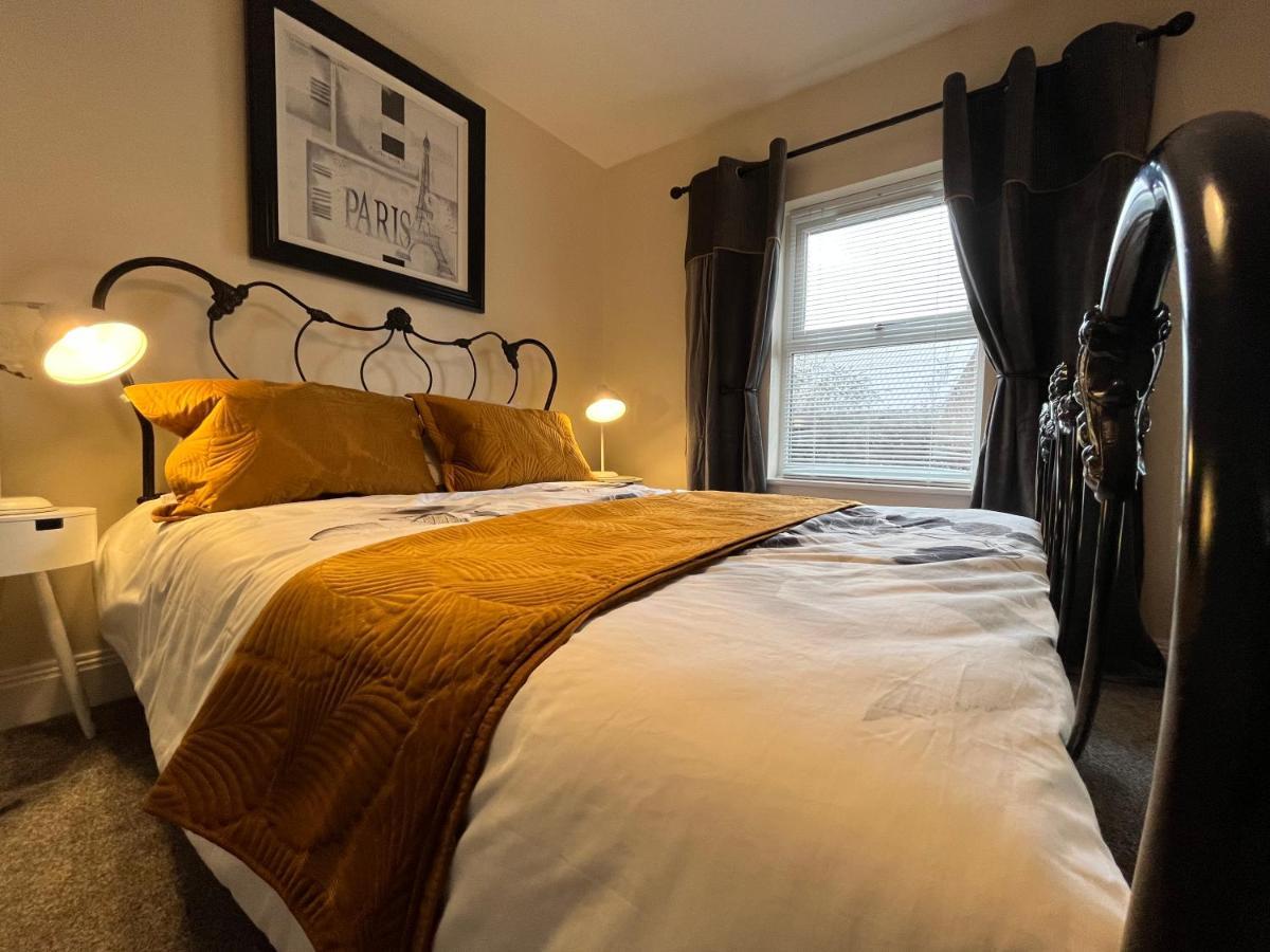 York Centre 2 Bedroom Renovated Flat, 8 Escrick Street Екстер'єр фото